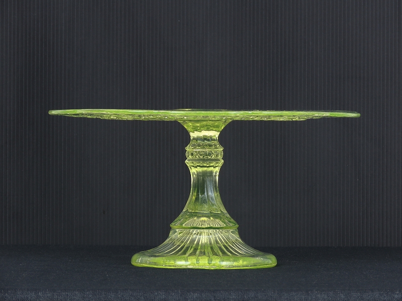 ウランガラスのコンポート（ヴァセリンガラス）（10月17日