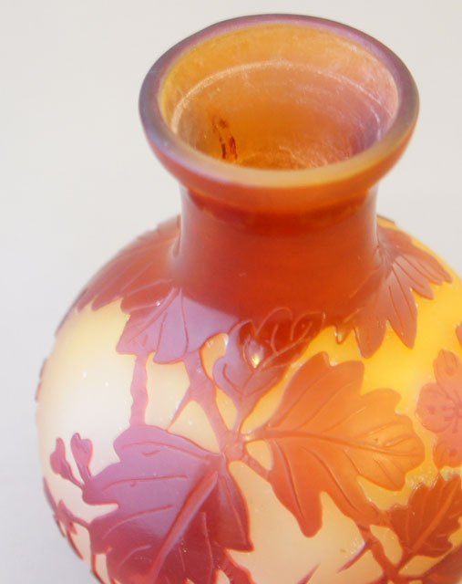 エミール・ガレ「花文様花瓶」《アンティックかとう》