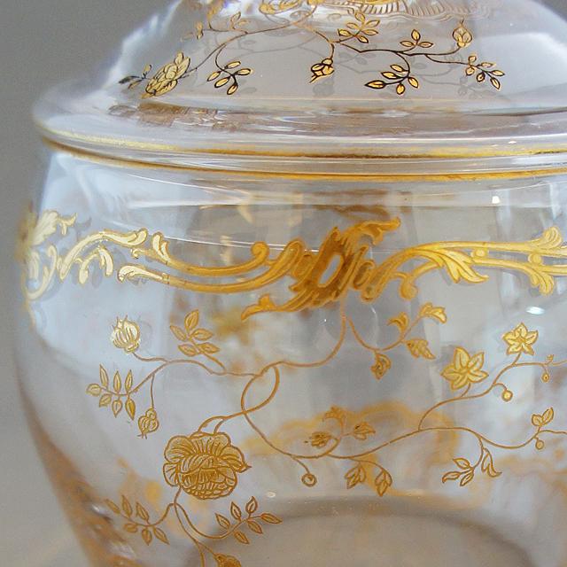 オールドバカラ「金彩 花文様 蓋物」《アンティックかとう》