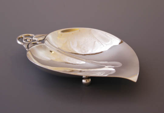 ティファニー「トレイ」《アンティックかとう》