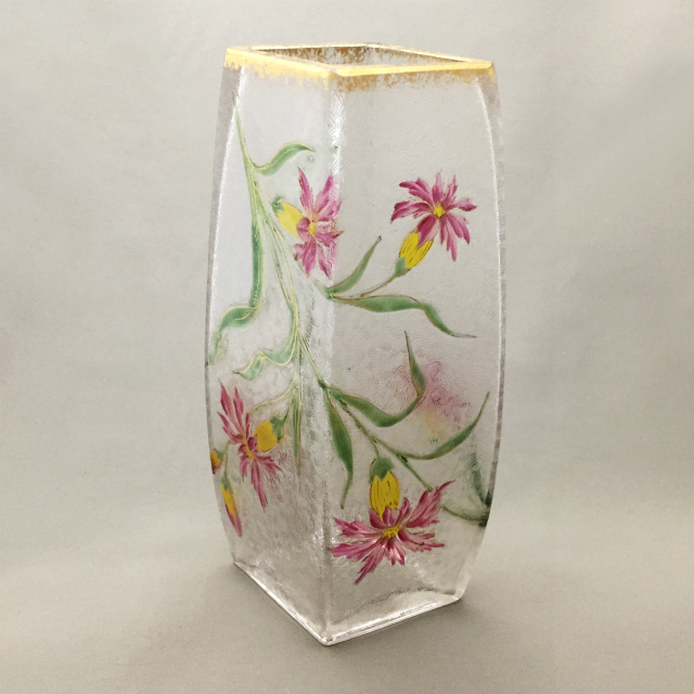 オールドバカラ「花文菱形花瓶」《アンティックかとう》