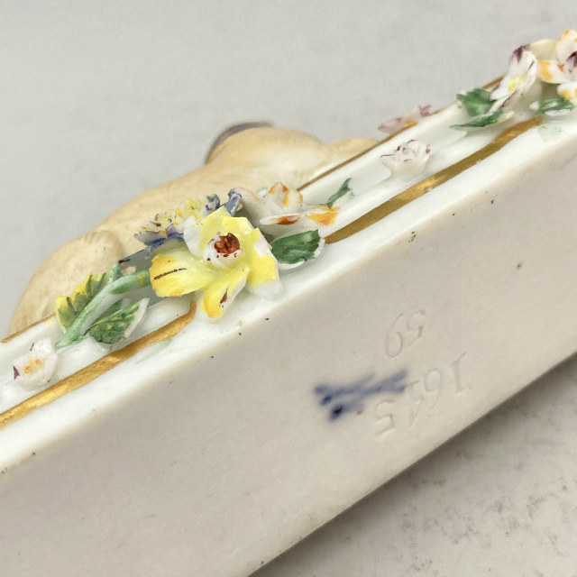 マイセン「ペーパーウェイト「パグ」」《アンティックかとう》