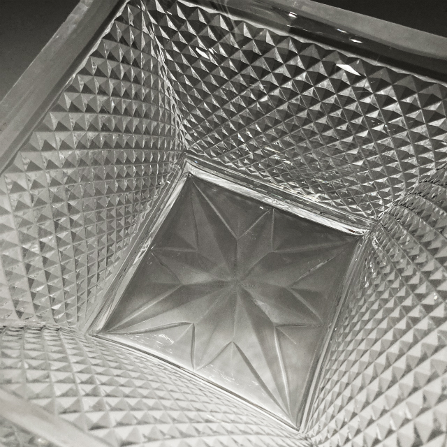 春海バカラ「春海バカラ 霰切子桝鉢」《アンティックかとう》