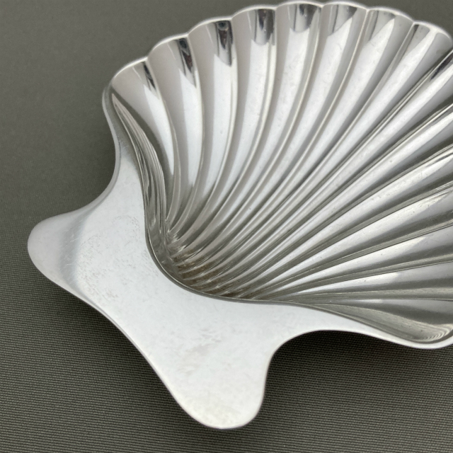 ティファニー「シェル型ミニトレー」《アンティックかとう》