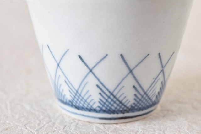 古伊万里 染付 交叉草文 蕎麦猪口 ぐい呑み - 生活骨董と古布の