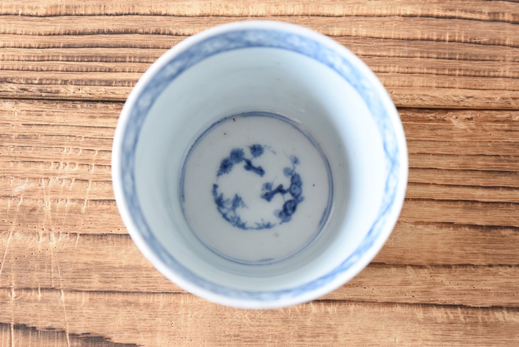 古伊万里 染付 花唐草 蕎麦猪口 - 生活骨董と古布のアンティーク