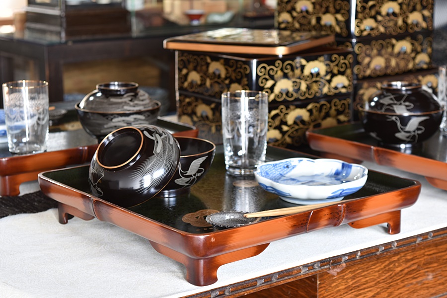 花唐草総蒔絵重箱と銀蒔絵煮物椀 - 生活骨董と古布のアンティーク