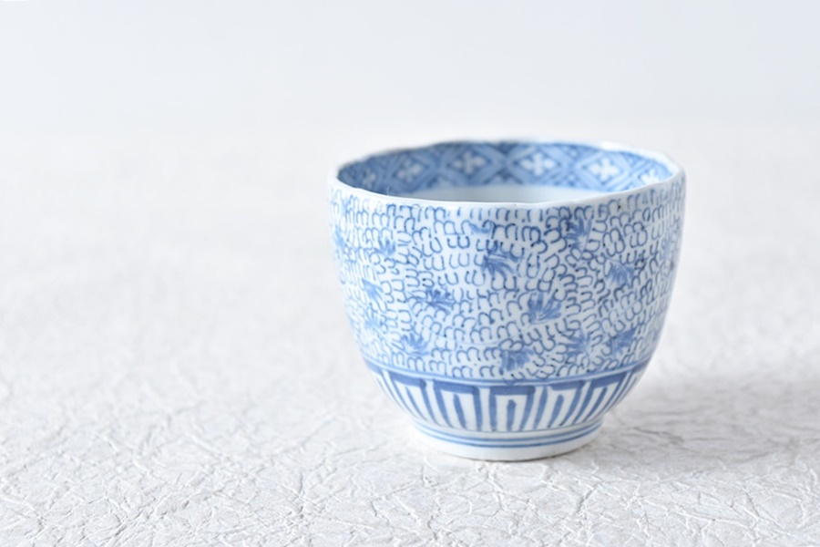 古伊万里 染付 微塵唐草 蕎麦猪口 輪花型向付 - 生活骨董と古布の