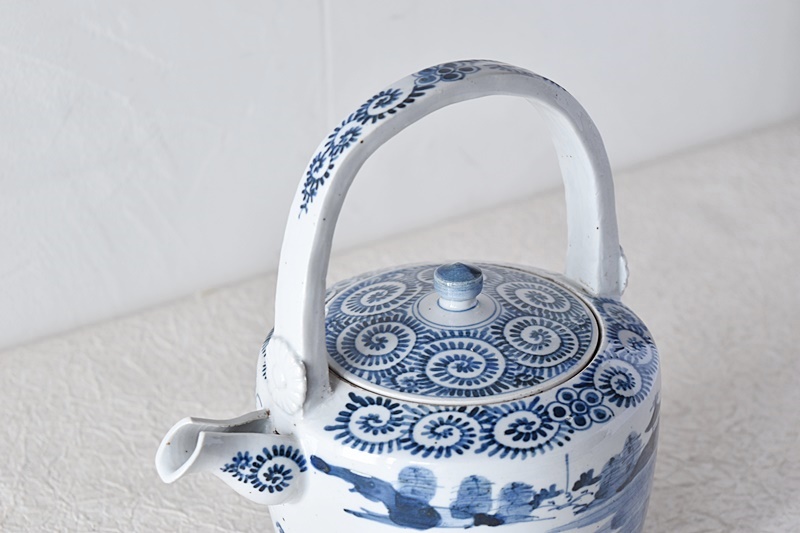 古伊万里 染付 蛸唐草風景 銚子 - 生活骨董と古布のアンティーク