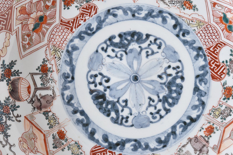 伊万里 赤絵 狛犬 唐獅子 菊花模様 尺皿 - 生活骨董と古布の