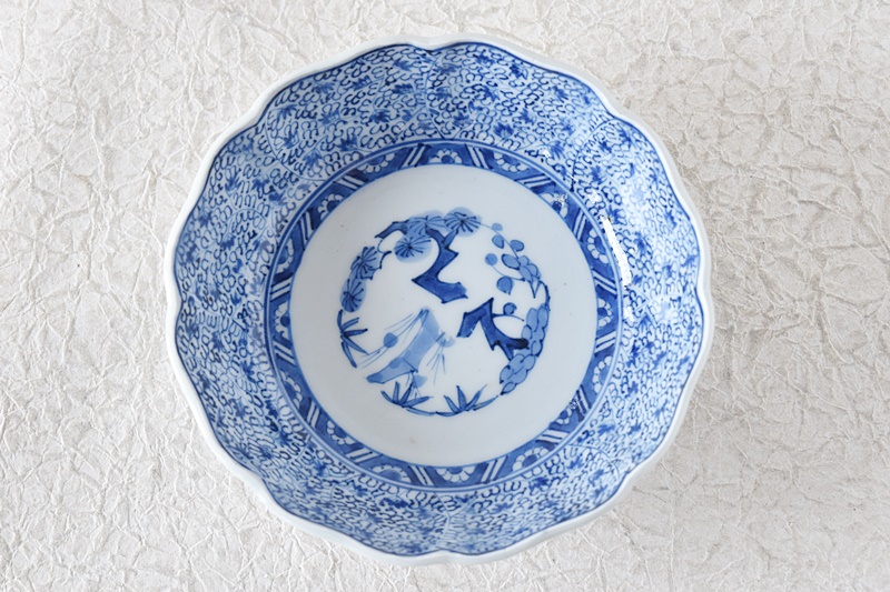 大聖寺伊万里 微塵唐草に菊の図 小振輪花膾皿 4客 F498AS-fbvi 大聖寺