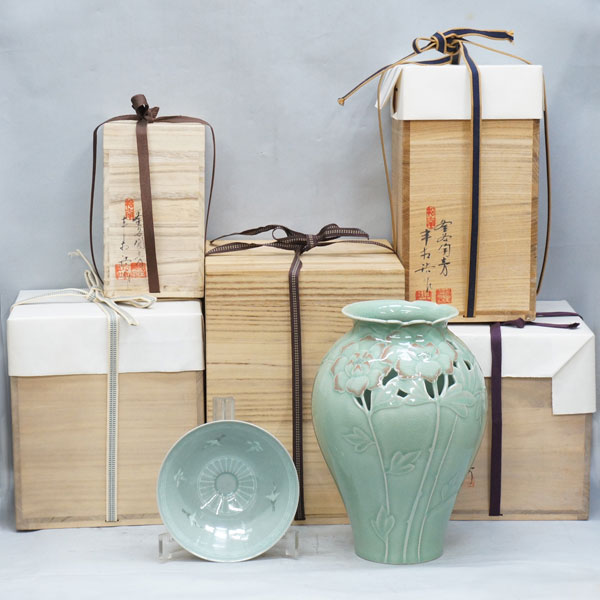 板橋区にて、韓国人間国宝 申相浩など韓国陶芸作家まとめて買取させて