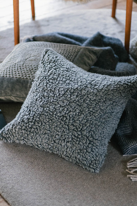 ボア&ツイード クッションカバー | 異素材の温もりと上品さを楽しむ