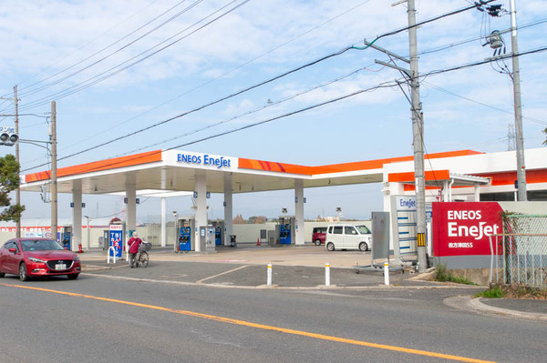 307号線ぞい津田北町にあるガソリンスタンド「ESSO」が『ENEOS』になってる