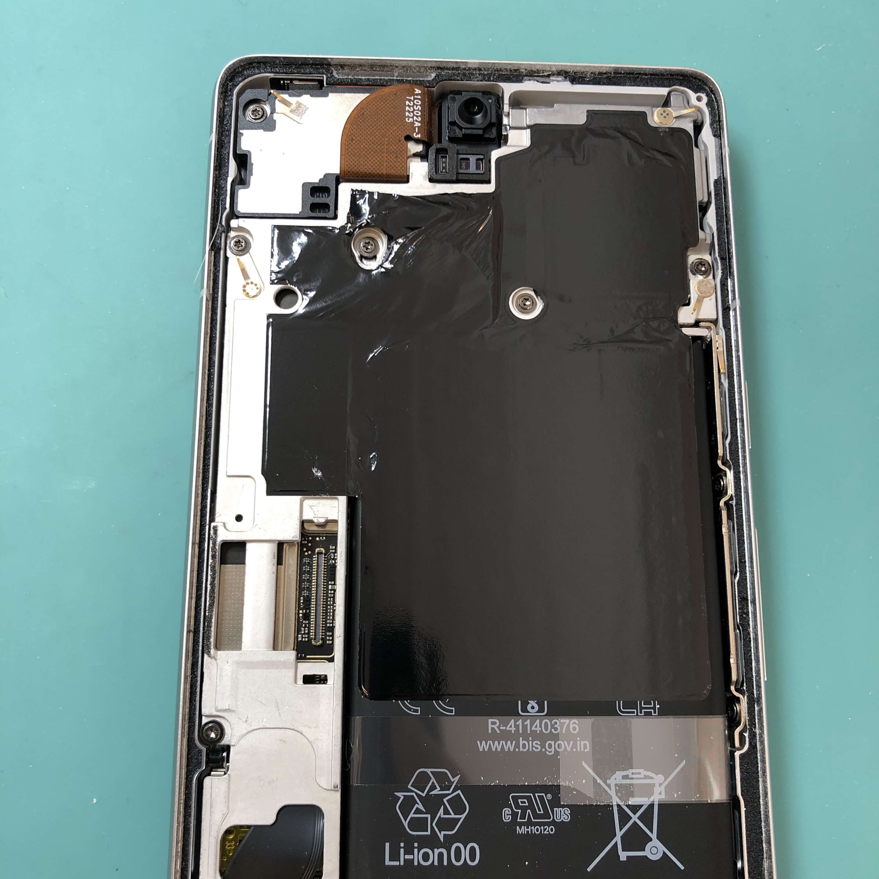 水没してしまったPixel7、水没復旧と画面交換で起動可能に