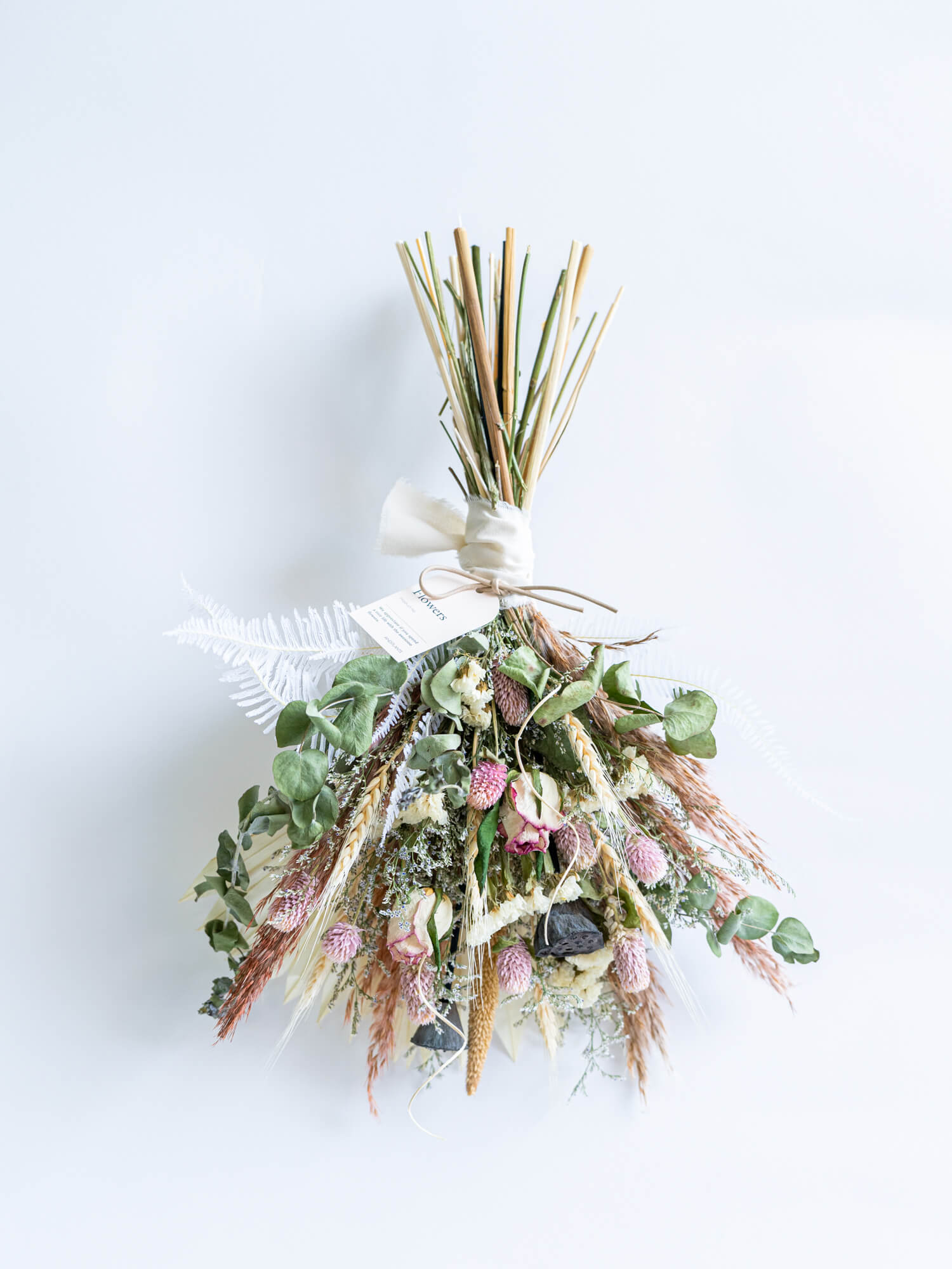 壁に掛ける】ドライフラワーのスワッグ - ピンク - | お花の通販AND