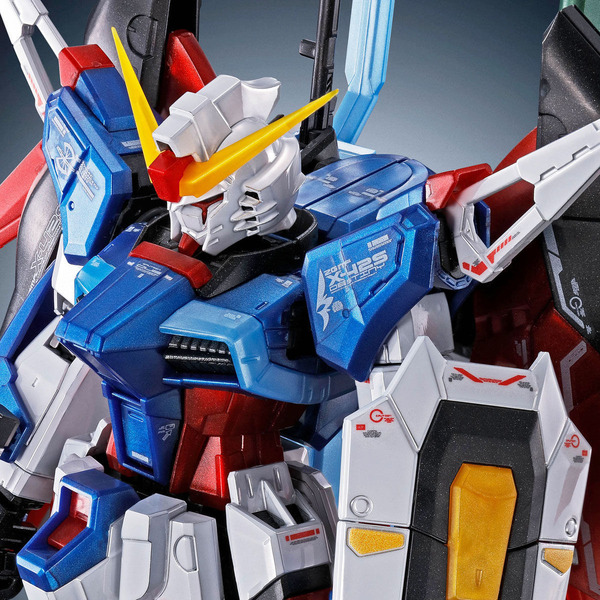 ガンダムSEED DESTINY」シン・アスカ、行きます！ デスティニーが