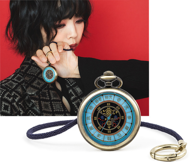 モノノ怪」薬売りの妖艶な魅力漂う…♪ 懐中時計、オリジナル柄のバッグ