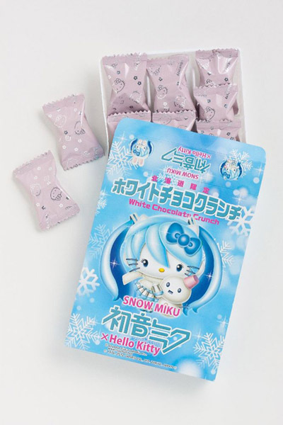 ASCII.jp：ツインテ天使の仔猫が冬の装い――雪ミク×ハローキティ発売