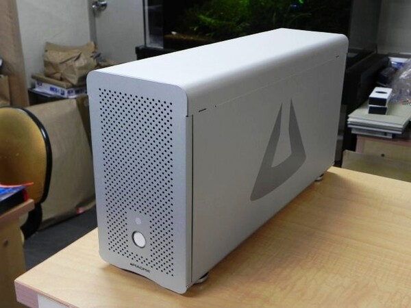 ASCII.jp：Thunderbolt接続のPCI-E拡張ボックス「MAGMA ExpressBox 3T」