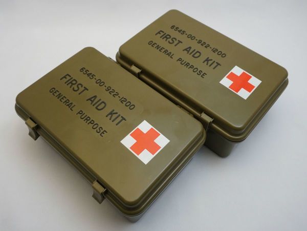 ASCII.jp：ハンヴィーにある米軍ファーストエイドキットを開けました