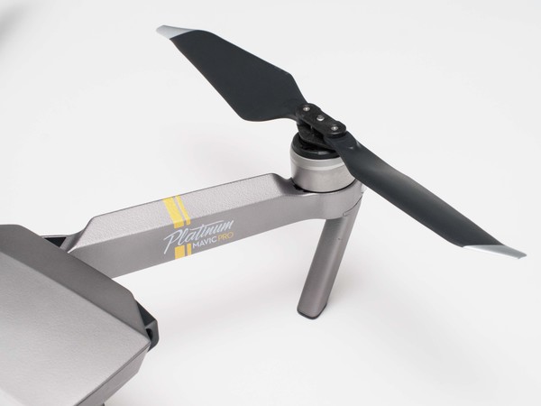 ASCII.jp：静かな離陸に感激! DJI新型ドローン「Mavic Pro Platinum