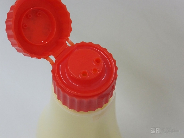 キユーピーマヨネーズのキャップが「3つ穴」に進化 - 週刊アスキー