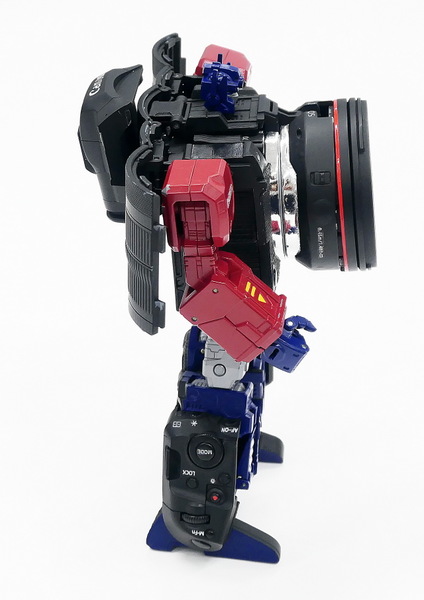 ASCII.jp：タカラトミーが発売する「Canon/TRANSFORMERS オプティマス