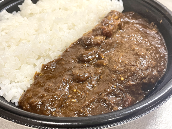 ASCII.jp：セブンの「荻窪トマト監修カレー」に810円の価値はあるか