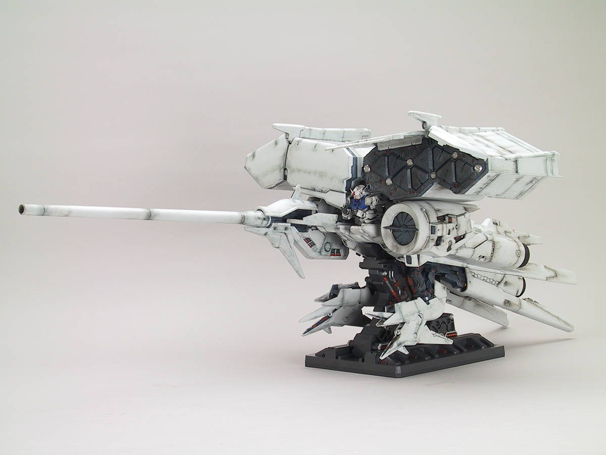 ASCII.jp：鉄板入り大型ガンプラとの攻防戦!!「HGUC デンドロビウム