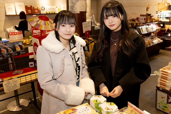 ニアジョイ・市原愛弓と山野愛月が常磐道を通って茨城の空中イチゴ狩り