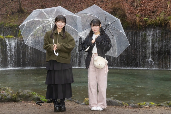 ニアジョイ・天野 香乃愛と大西 葵がアバルトのEVで軽井沢の自然と地元