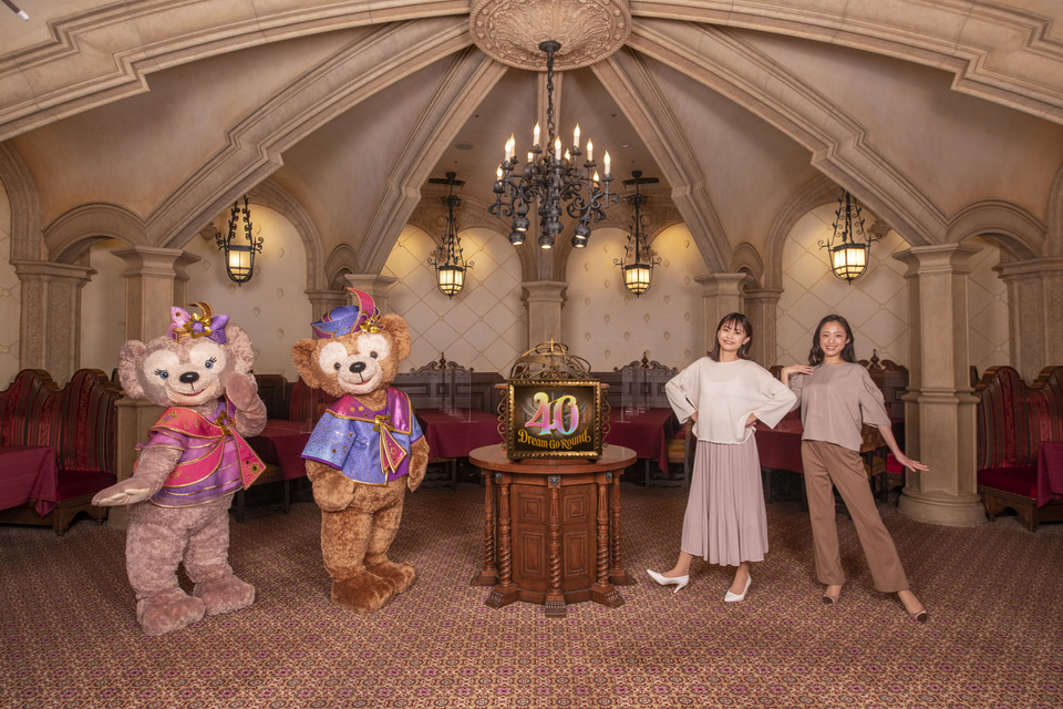 ディズニー、TDR40周年をお祝いするダッフィー＆シェリーメイの衣装を