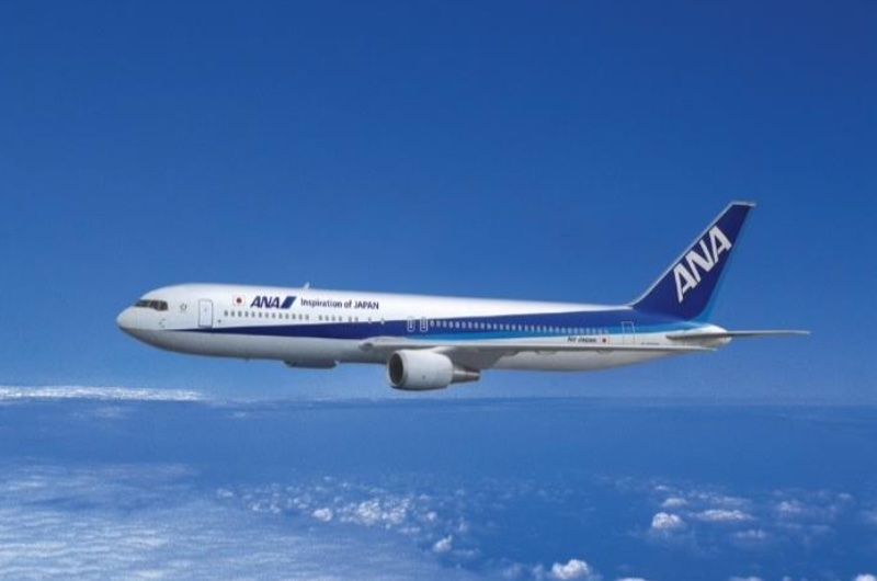 ANA、ボーイング767型機の就航40周年を記念した遊覧フライト＆格納庫