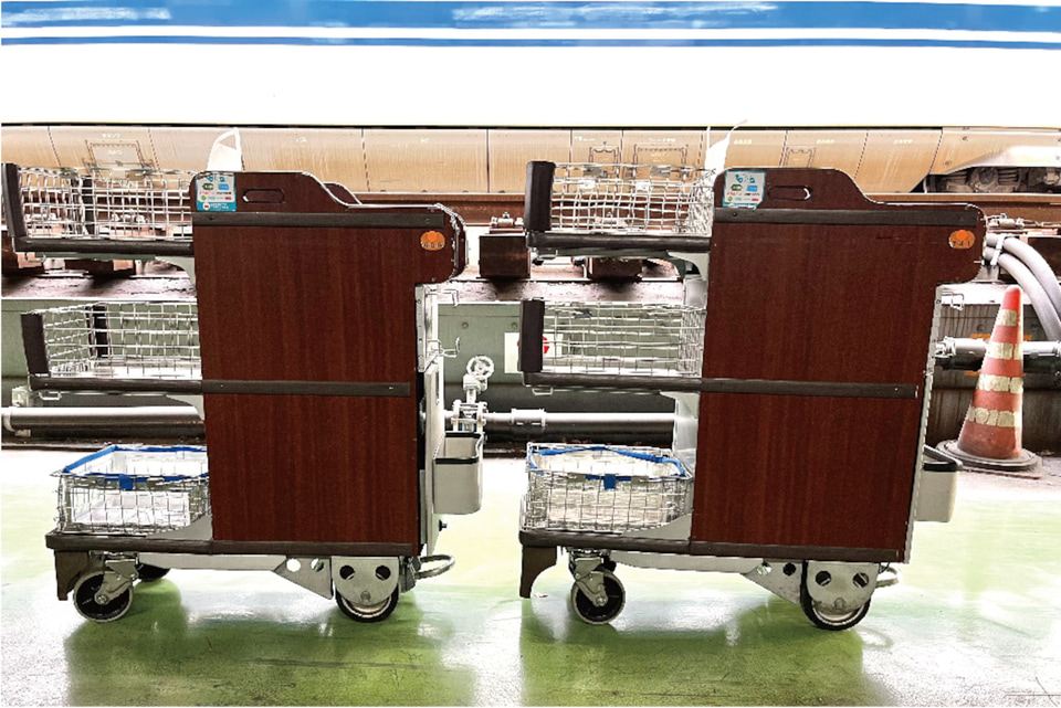 東海道新幹線で使用していた「車内販売用ワゴン」を50台限定で抽選販売