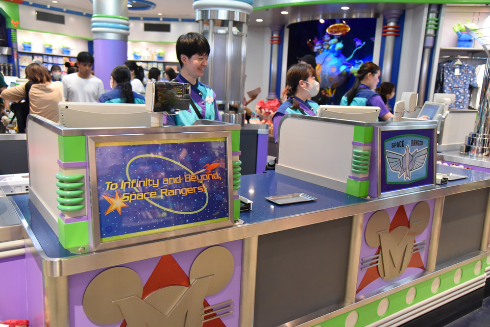 10月で終了！ バズ・ライトイヤーのアストロブラスター、ラスト