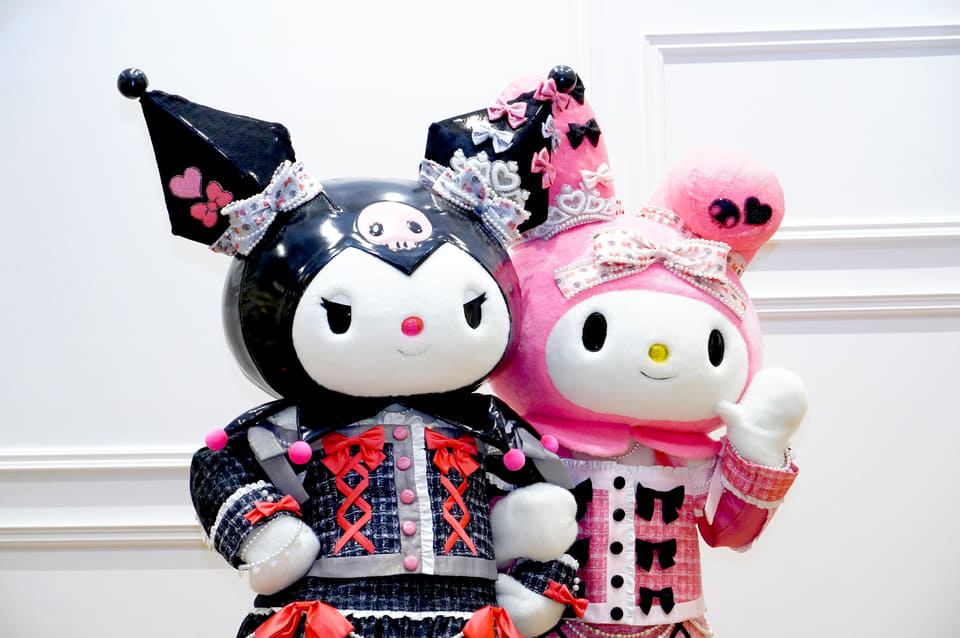 マイメロディ50周年、クロミとおそろい新衣裳でバースデー。開幕初日の