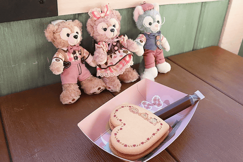 ダッフィーやシェリーメイとたくさんのハートが東京ディズニーシーを