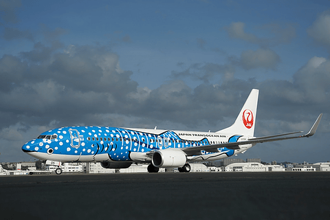 日本トランスオーシャン航空、「新ジンベエジェット」那覇空港到着