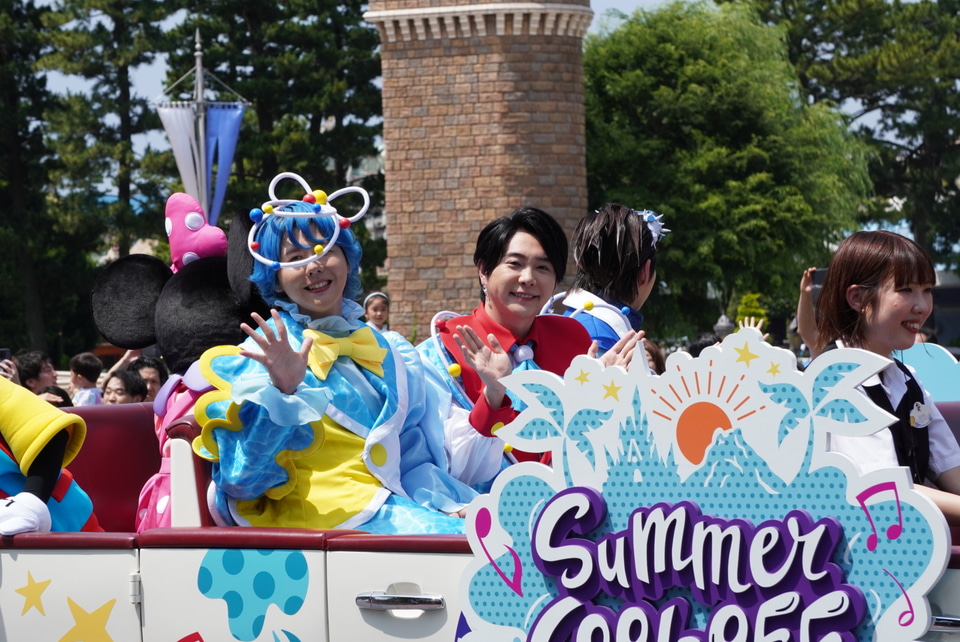 Mrs. GREEN APPLEがパレードルートに来た！ ディズニー夏イベコラボ