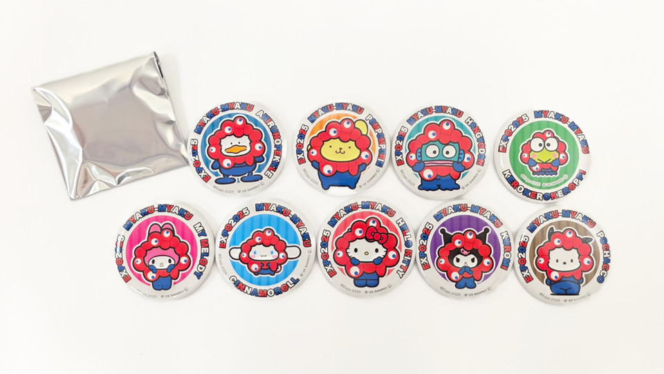 サンリオ×ミャクミャク新作グッズ、モノクロキーホルダーが登場。万博