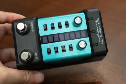 ギターを上下させてエフェクトコントロール、新感覚「DIMENSION