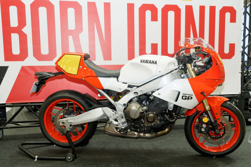 ヤマハ、1980年代のレースシーンを想起する「XSR900 GP」など東京