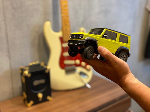 京商、1/18スケールのR/C「ミニッツ4×4 レディセット スズキ ジムニー