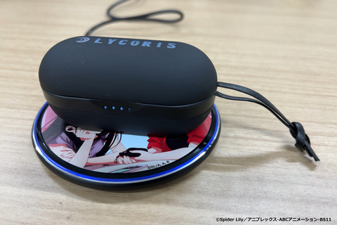 リコリス・リコイル」より千束&たきなのワイヤレス充電器が登場
