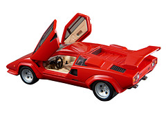 大人が本気で遊べる”1/43スケールの「トミカ」が誕生！「トミカ