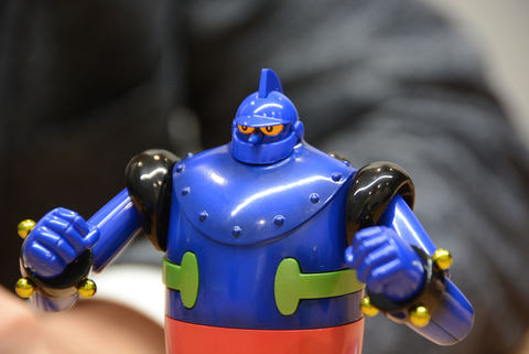 魂インタビュー】白黒アニメ版主題歌と共に鉄人を動かす楽しさ！ 「超