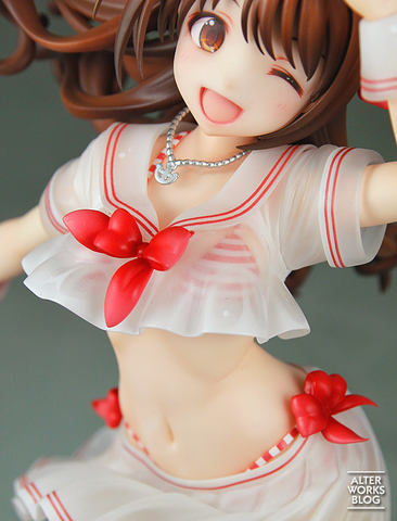 うっすら透けてみえる縞模様“ほぼ水着”の「島村卯月」のフィギュアが