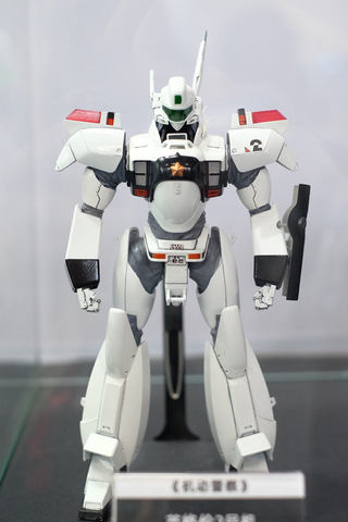 金属パーツ使用のフルアクションフィギュア「ロボ道 機動警察