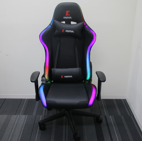 アイツただのイスじゃねぇ、光る……だとっ！ LED内蔵の光るゲーミング